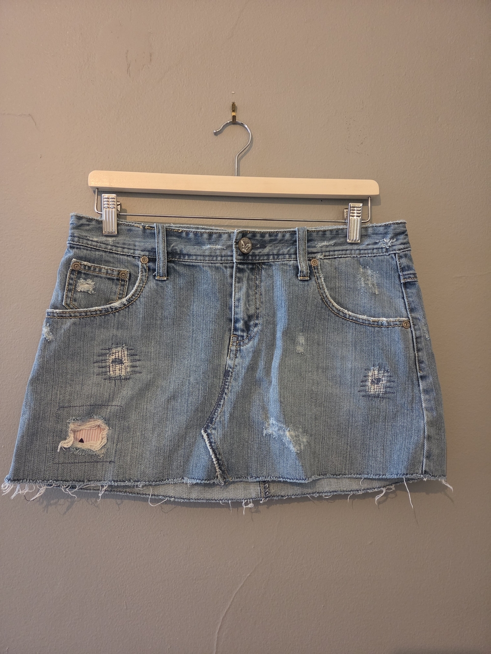 American Eagle Outfitters 2000s Low Rise Distressed Denim Micro Mini Skirt